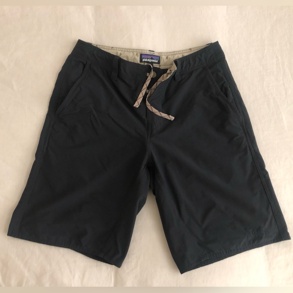 Patagonia Mens Lightweight Shorts Black Size 31 Button Fly Drawstring, Pockets